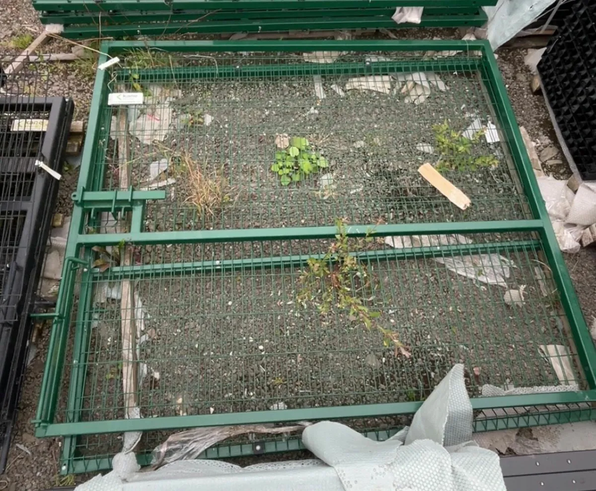 Double Leaf Gate