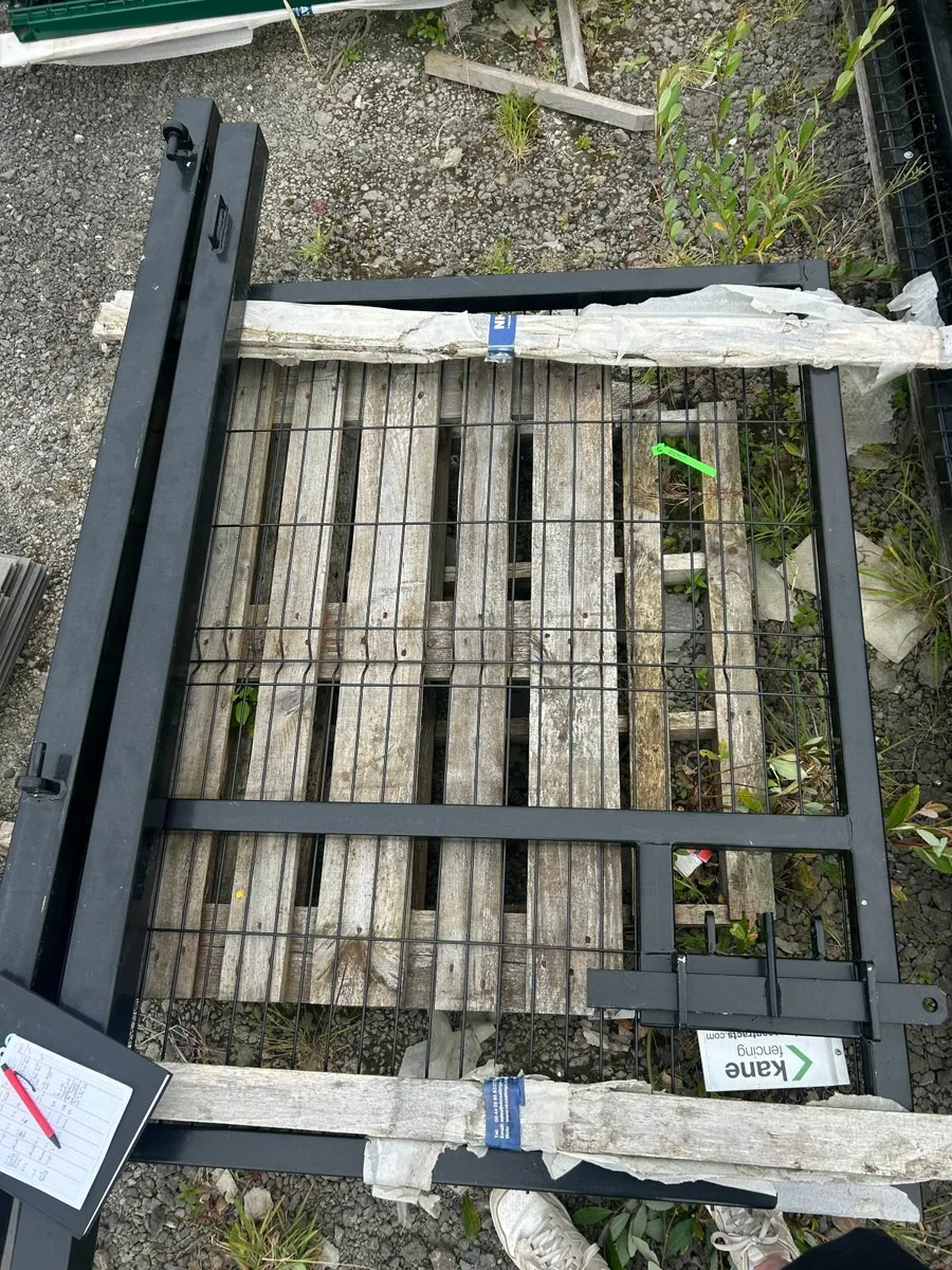 Single Leaf Gate