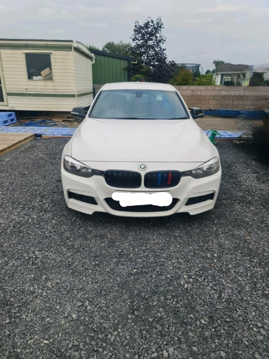 2013 BMW F30 318D MSPORT BREAKING PARTS N47D20C - Image 2