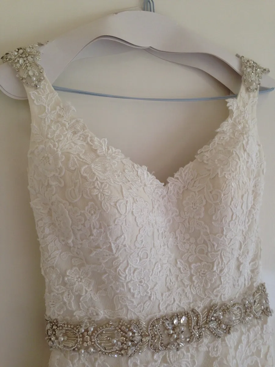 Wedding dress - Image 2