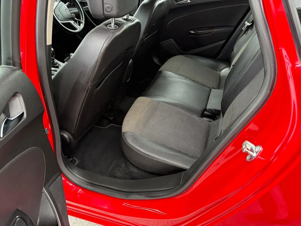 Opel Astra 1.6CDTI HIGH SPEC 2015 *MINT CAR* - Image 3