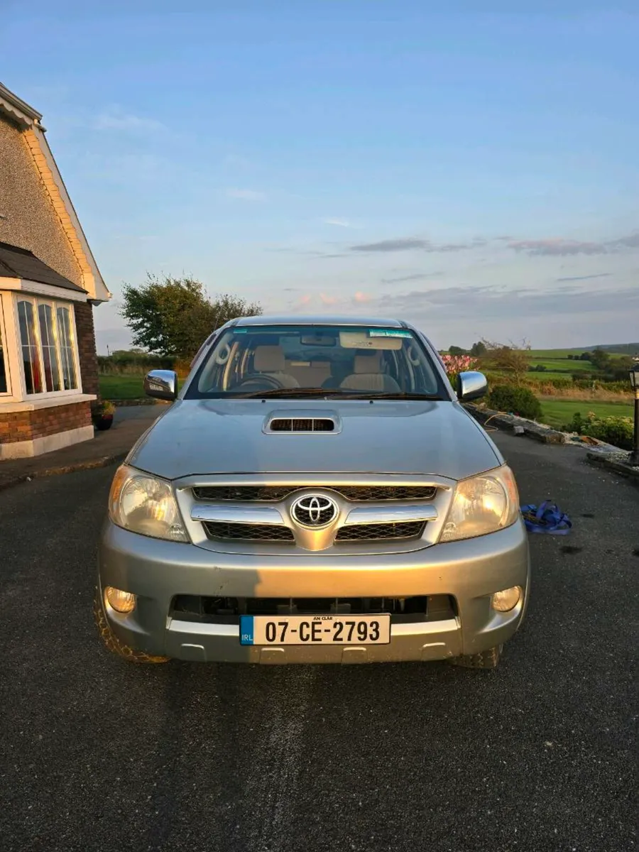 Toyota Hilux - Image 1