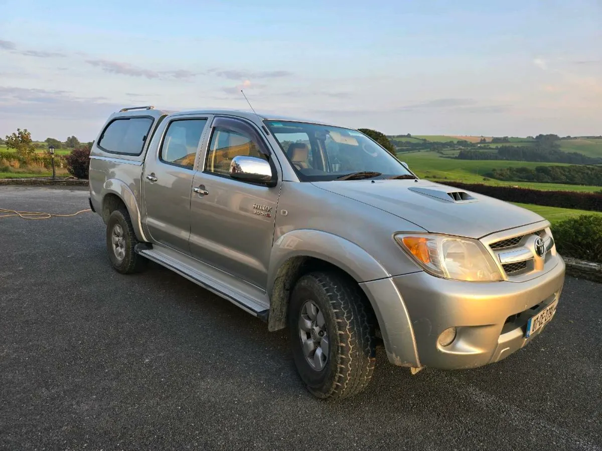 Toyota Hilux - Image 2
