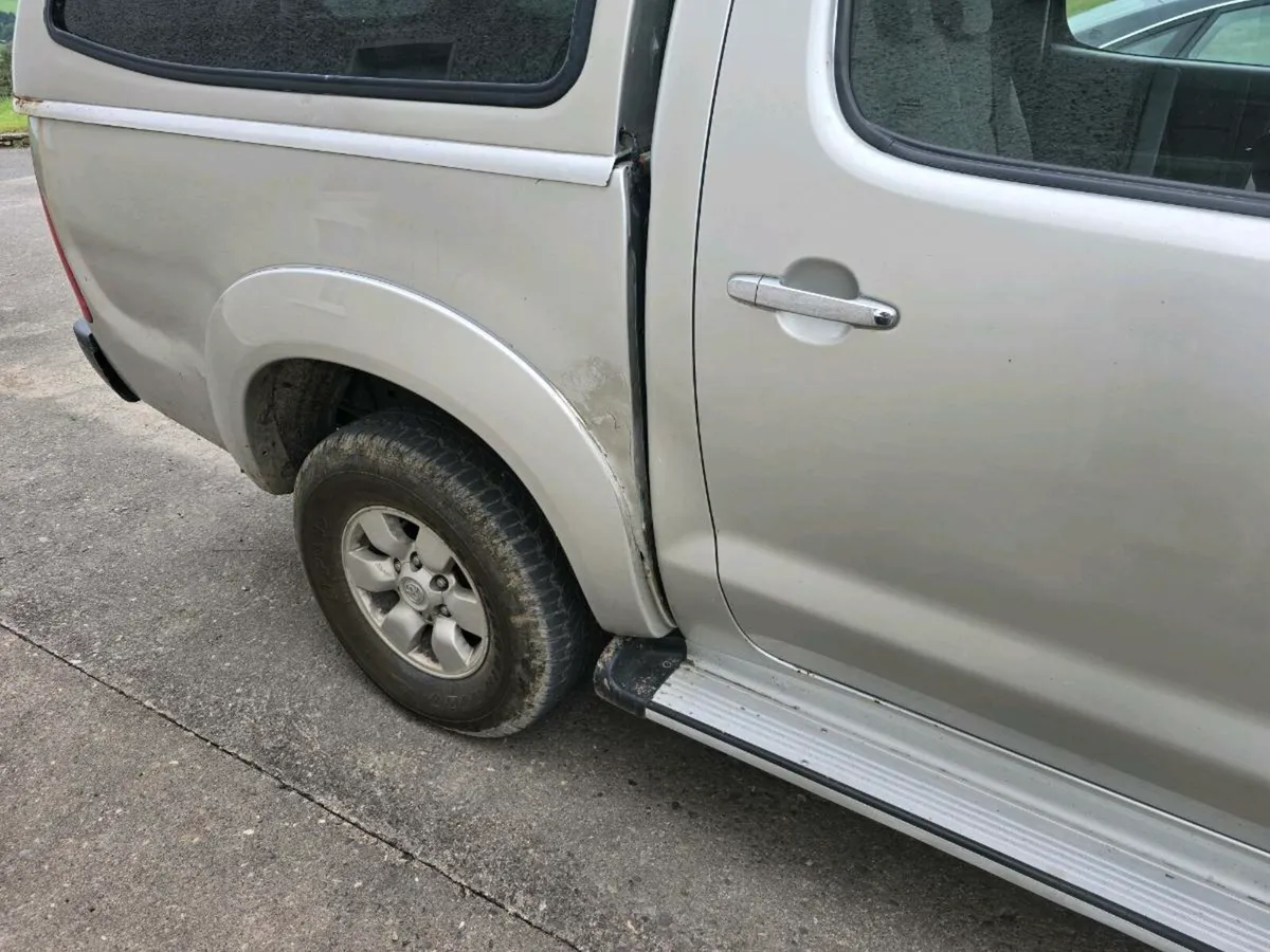 Toyota Hilux - Image 4