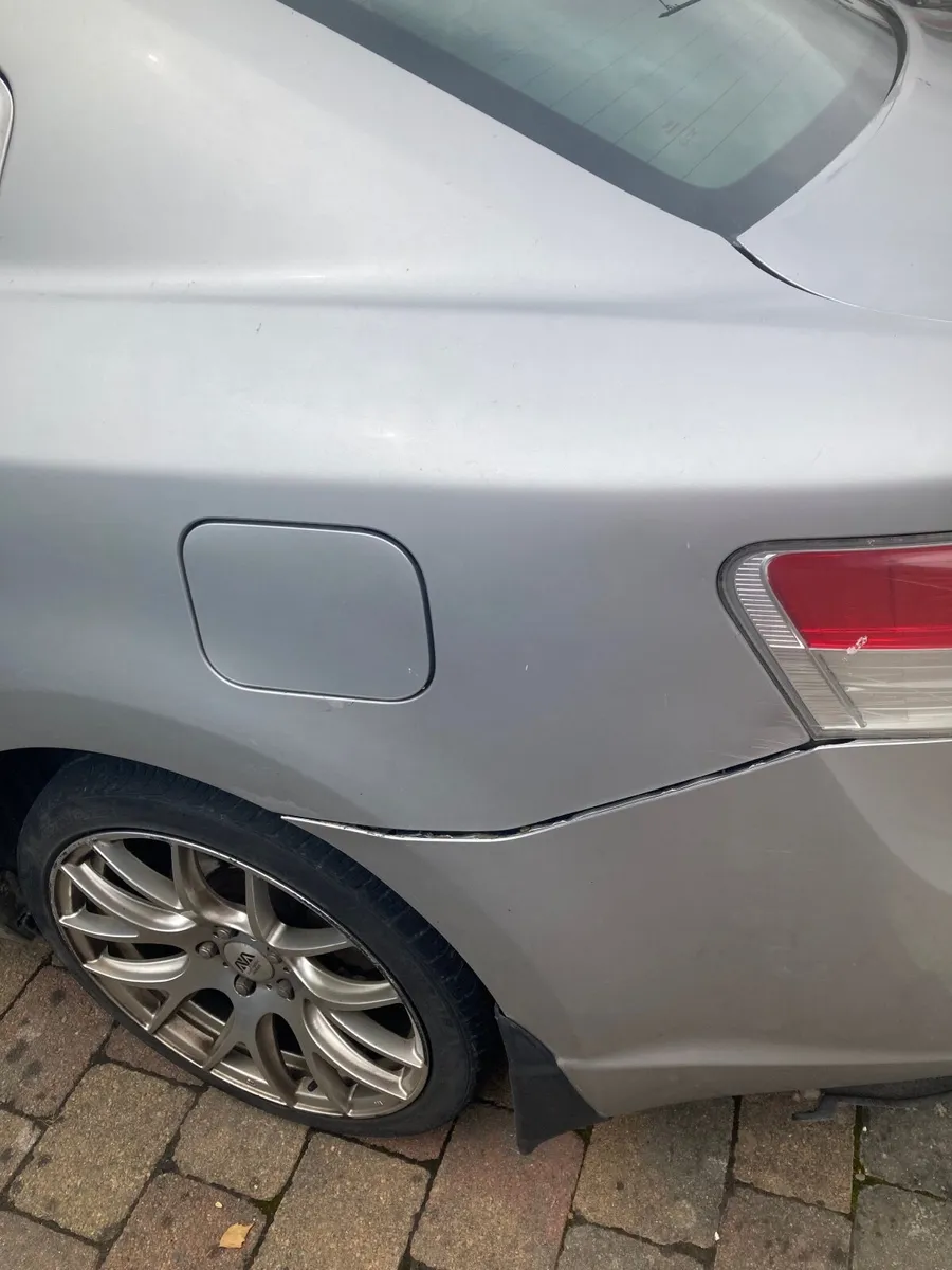 Car Toyota Avensis 2.0 2010 - Image 3