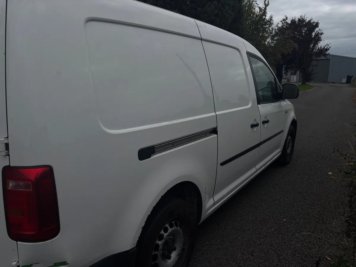 192 VE Caddy LWB maxi doe June 2026 no vat - Image 3
