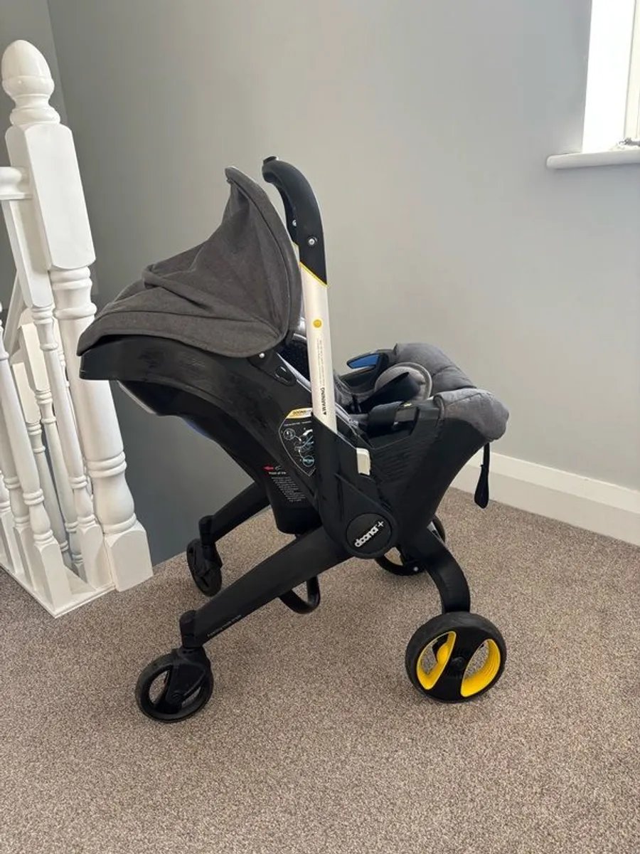 Doona carseat stroller - Image 1