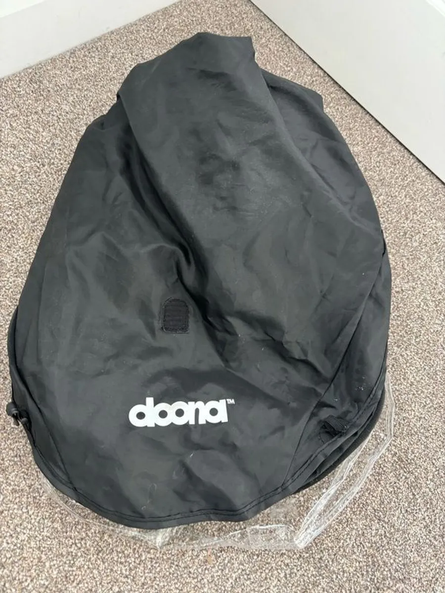 Doona carseat stroller - Image 4