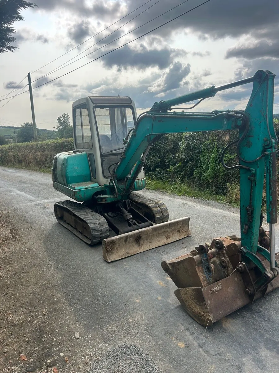 Komatsu pc30 mini digger for sale - Image 2