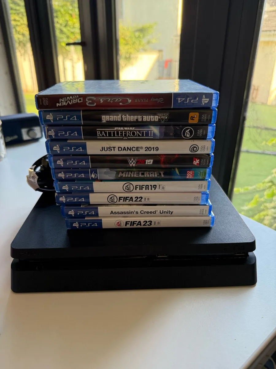 PS4 + 10 games