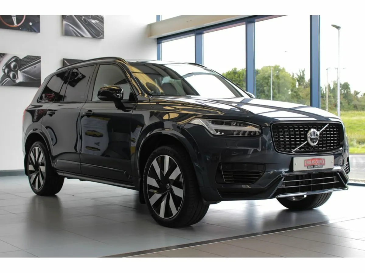 Volvo XC90 RECHARGE T8 ULTIMATE DARK AWD - Image 3