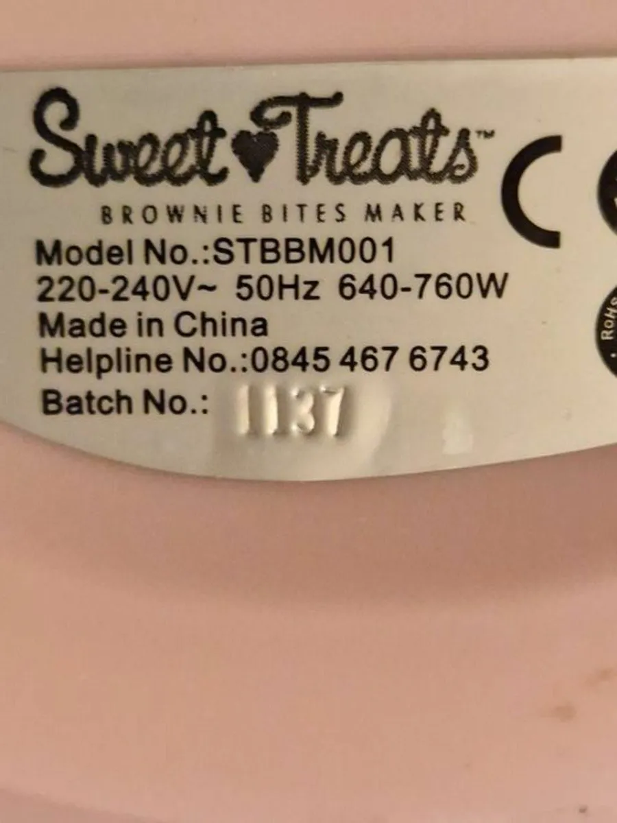 NEW Sweet Treats Brownie Bite Maker Model STBBM001 - Image 4