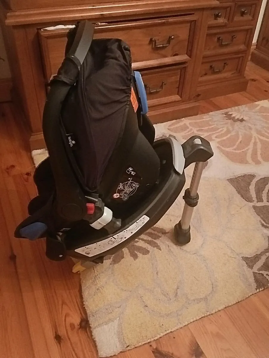 Isofix baby car seat new - Image 2