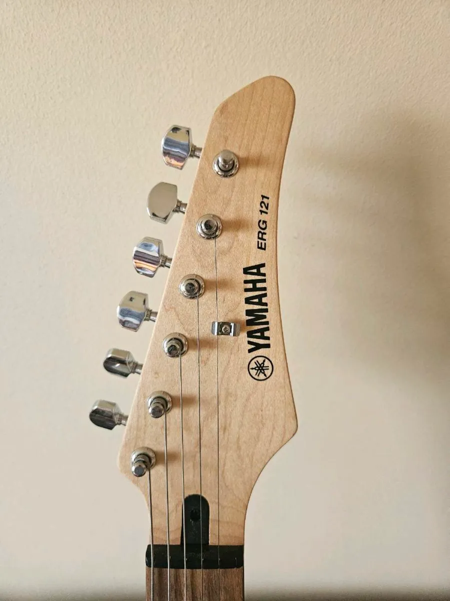 Yamaha ERG-121 Electric Guitar – Great Condition - Image 3