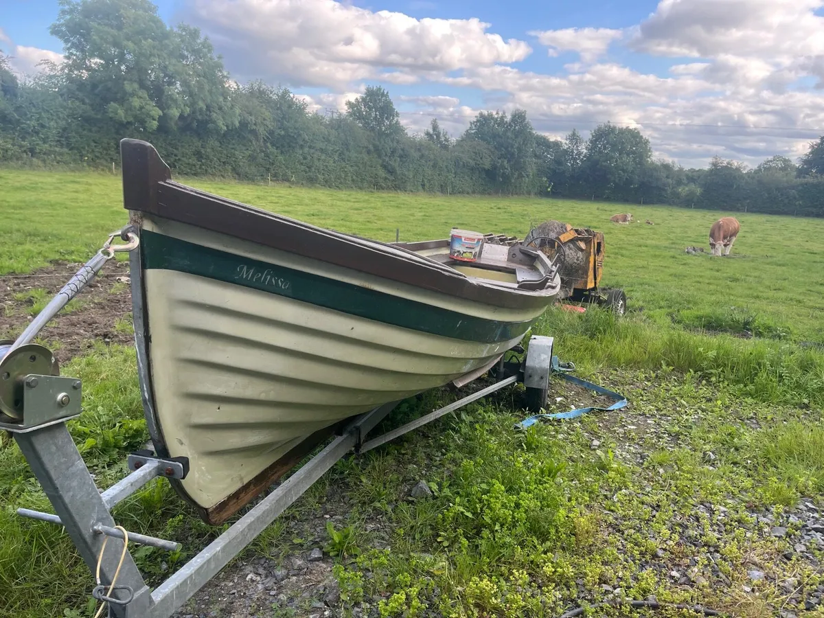 19ft lake boat wide beam sheelin - Image 3