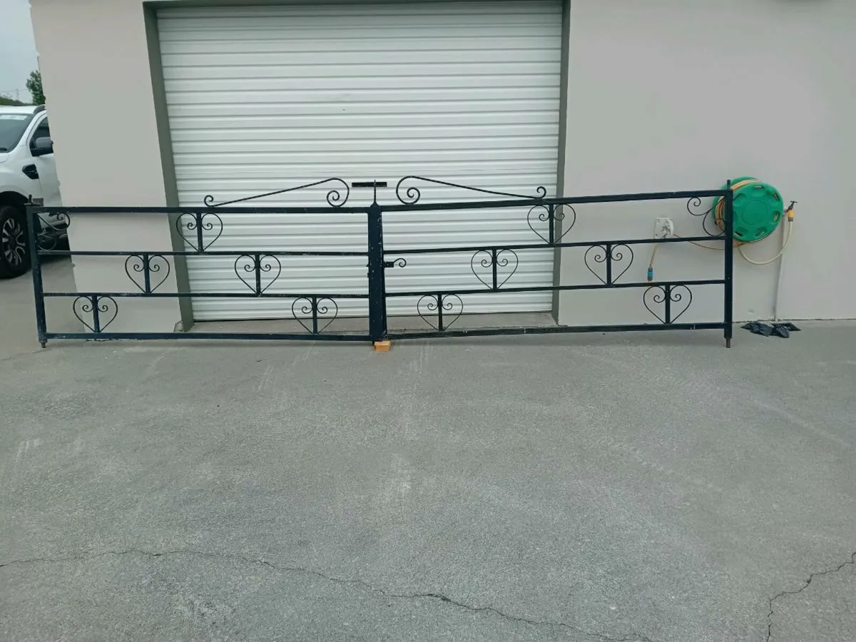 Gates - Image 2