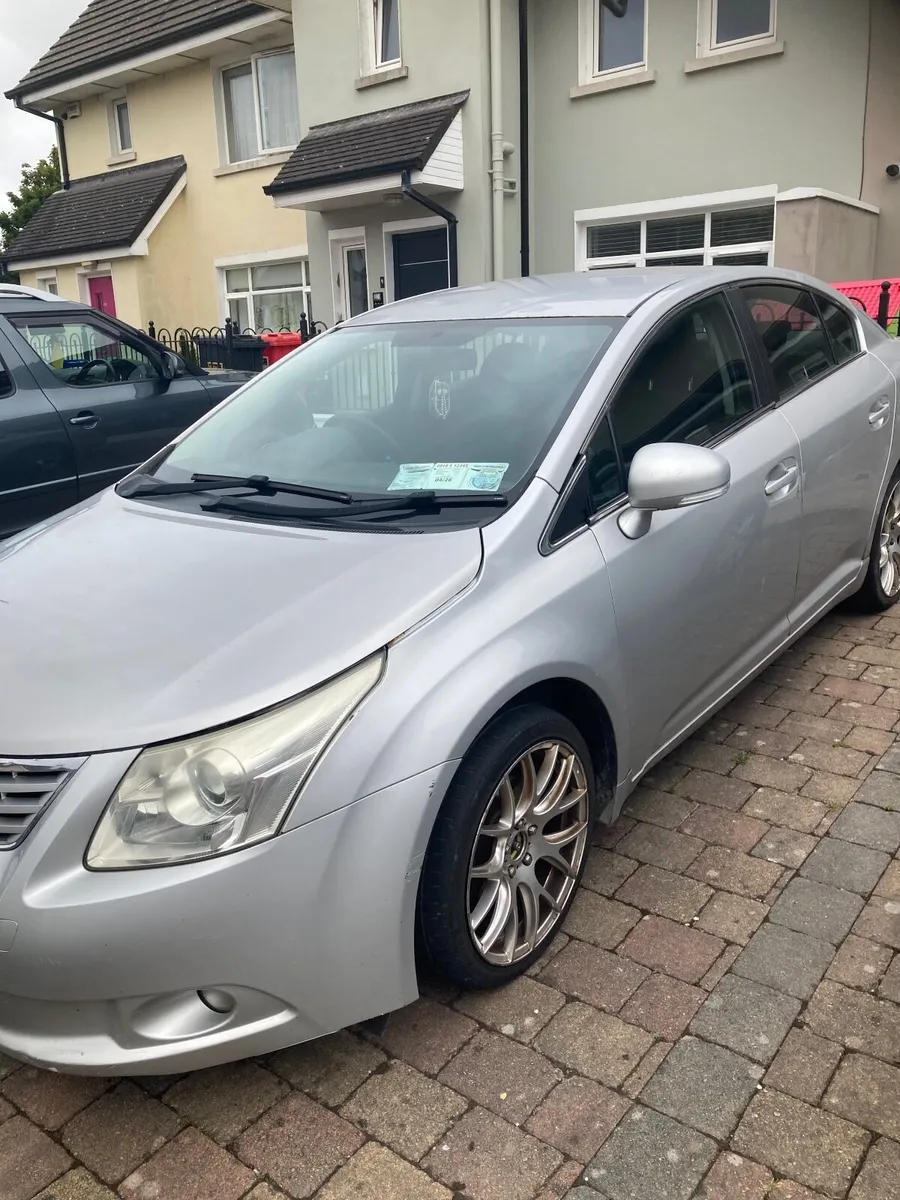 Car Toyota Avensis 2.0 2010 - Image 1