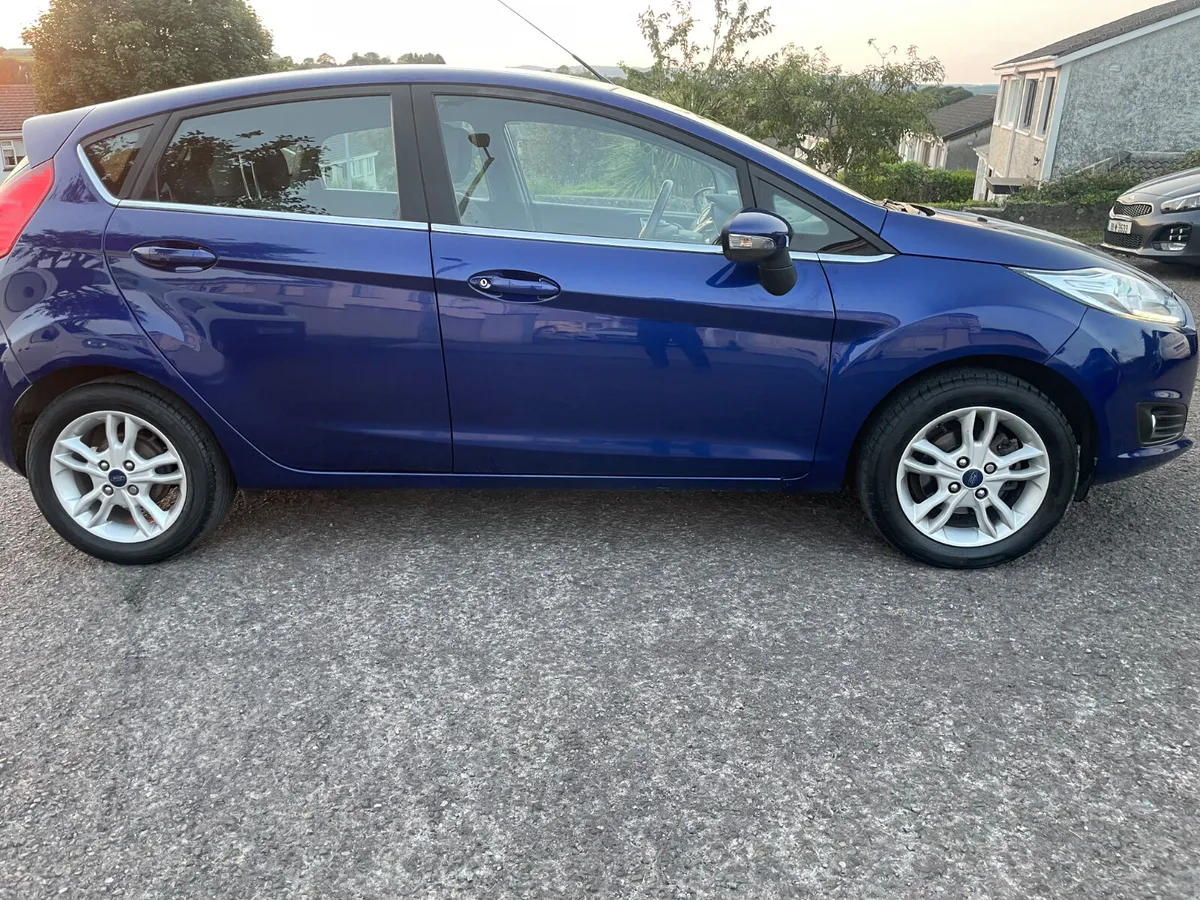 FORD FIESTA 1.2 ZETEC NCT 08/27 TAX 1025 IMMACULTE - Image 4