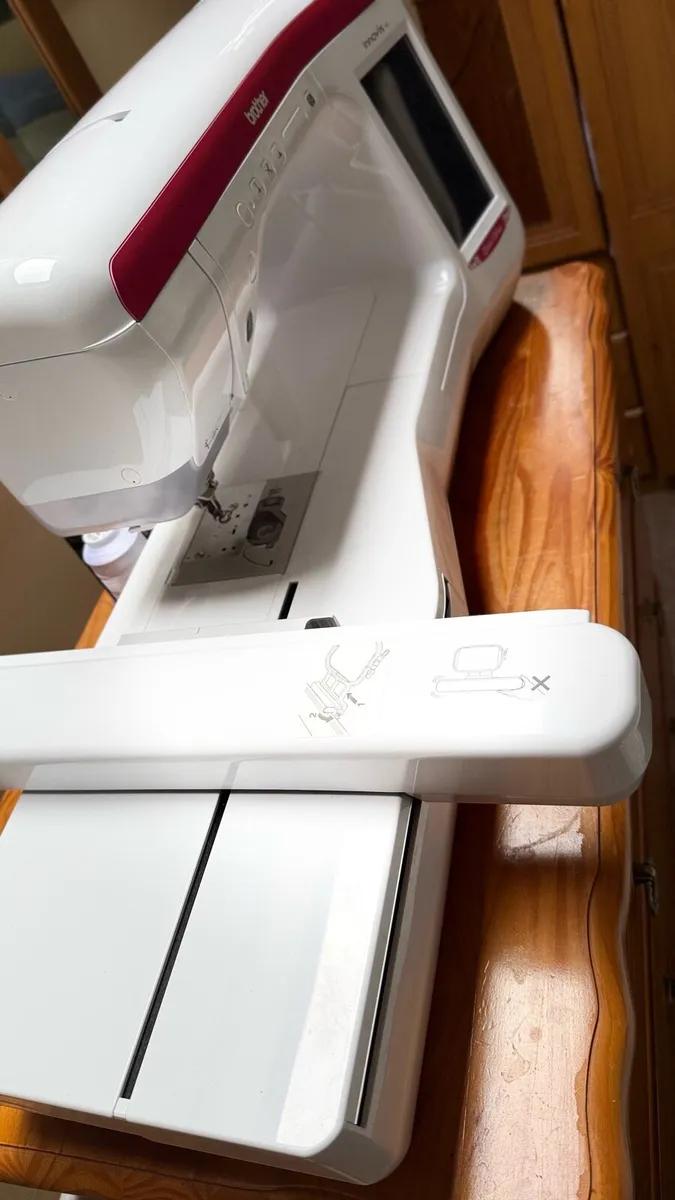 Brother V3 embroidery machine - Image 2