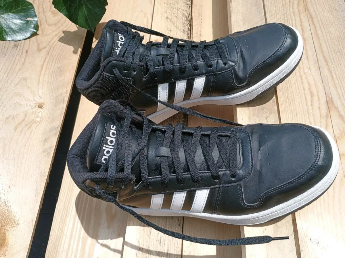 Adidas Hoops 2.0 basketball trainers - Image 2