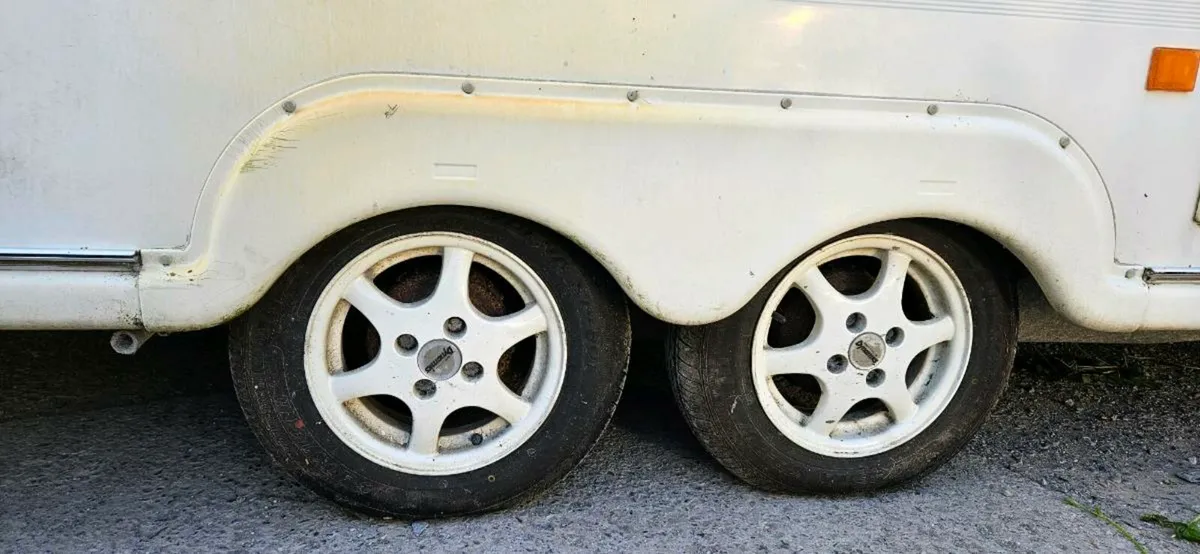 Caravan - Image 4