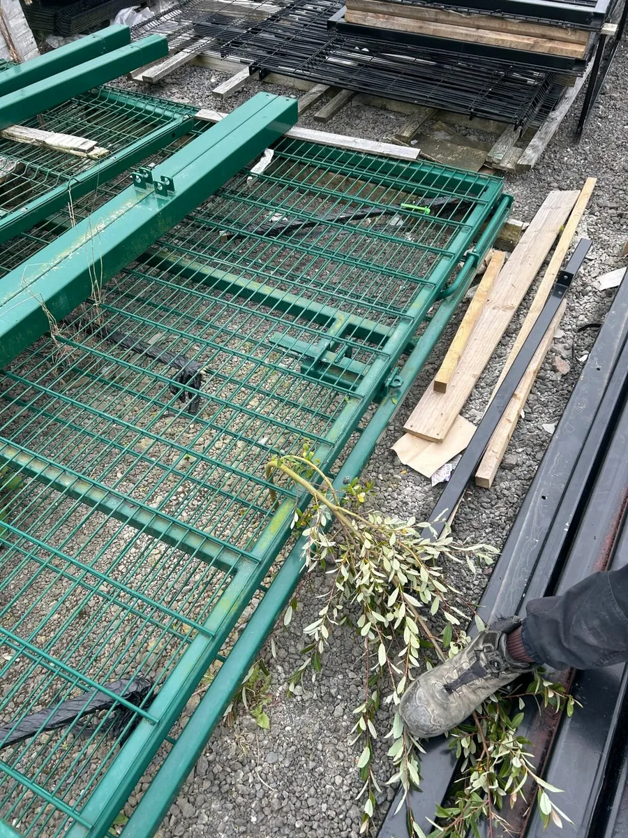Double Leaf Gate - Image 2