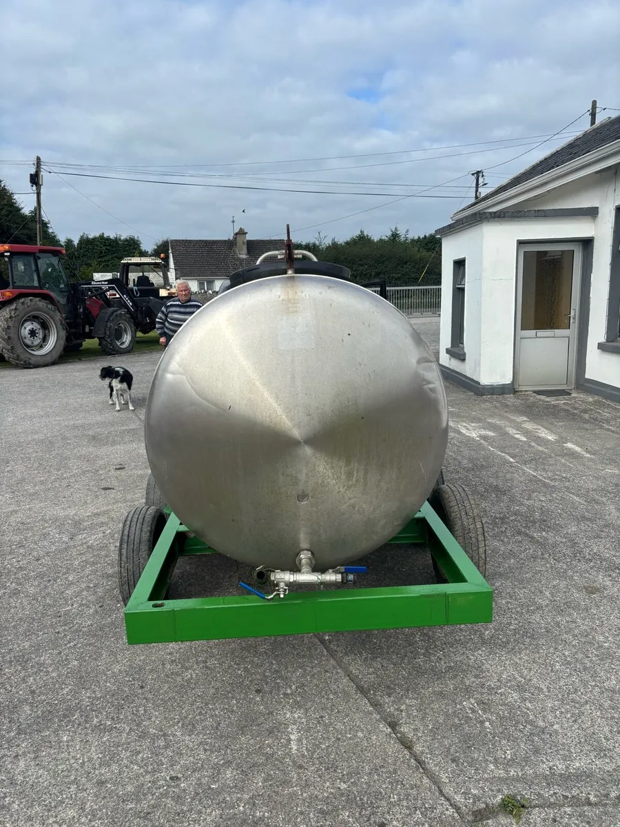 Stainless steel water tank trailer - Image 2