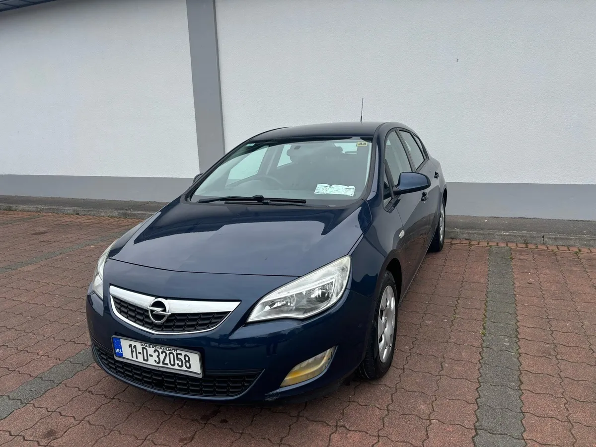11 Opel Astra - Image 2
