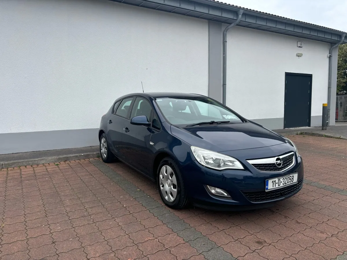 11 Opel Astra - Image 4