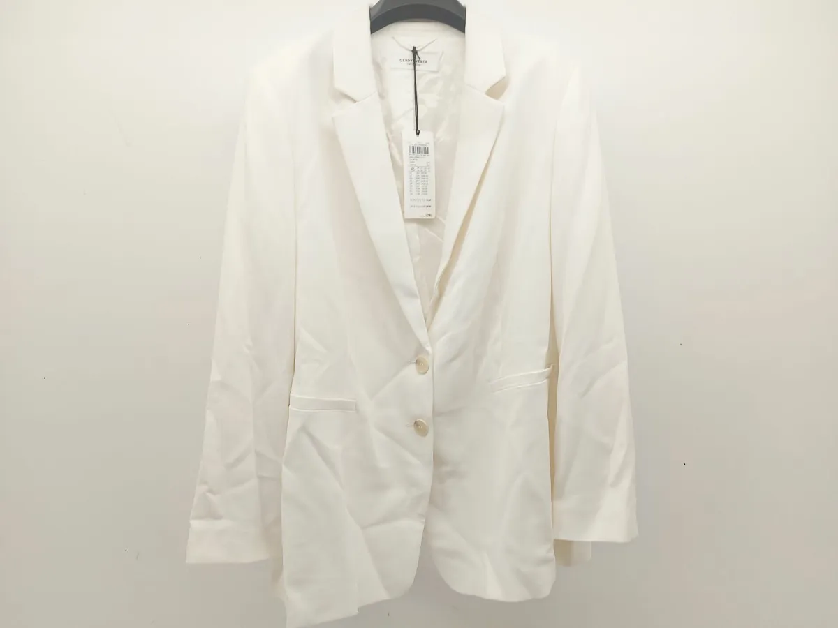 Online Auction Of A Gerry Weber Blazer & More! - Image 1