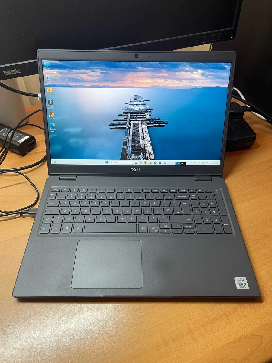 Dell laptop i3 pro 16-512 win 11 - Image 1