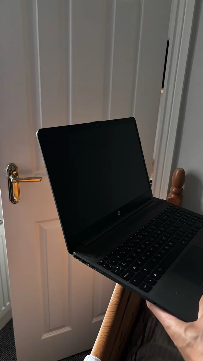 Laptop - Image 2