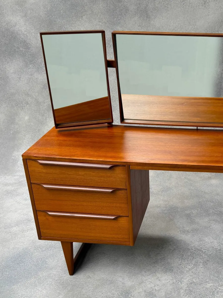 Mid-Century Vintage Dressing Table - Image 4