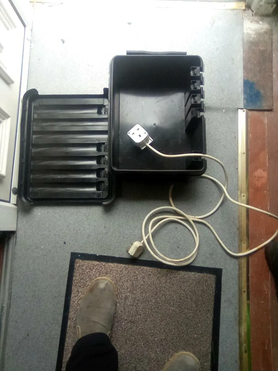 DRY.  ELECTRICAL.  BOX.  AND. SHORT.   LEAD. - Image 1
