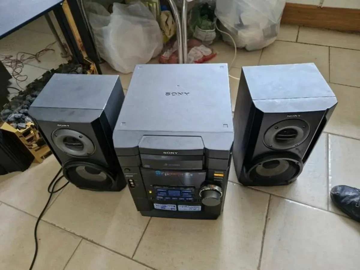 Sony Hifi Stereo System Model No. HCD-RG30 - Image 3