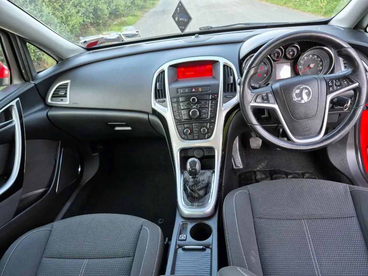 2011 Vauxhall Astra 1.7CDTI SRI - Image 3