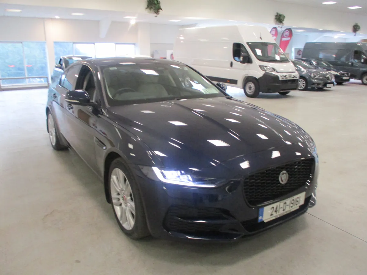 Jaguar XE S AUTO 2024 - Image 2