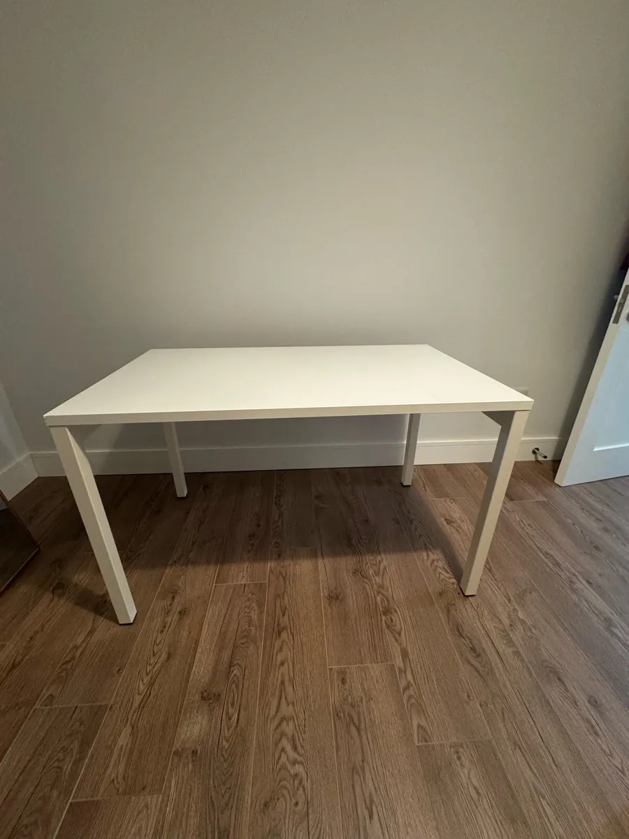 1200mm x 700mm desk - Image 1
