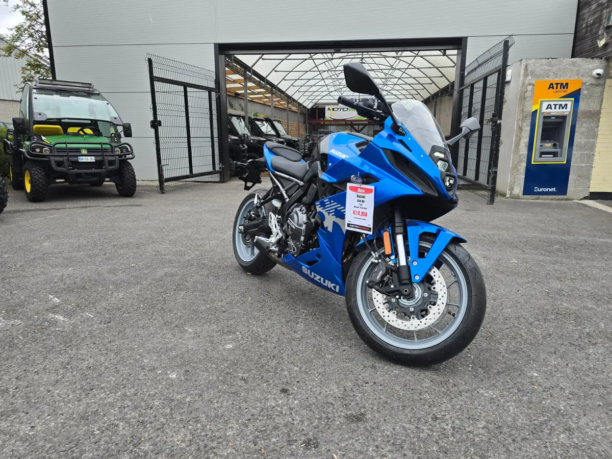 2025 SUZUKI GSX-8R **NEW** - Image 1