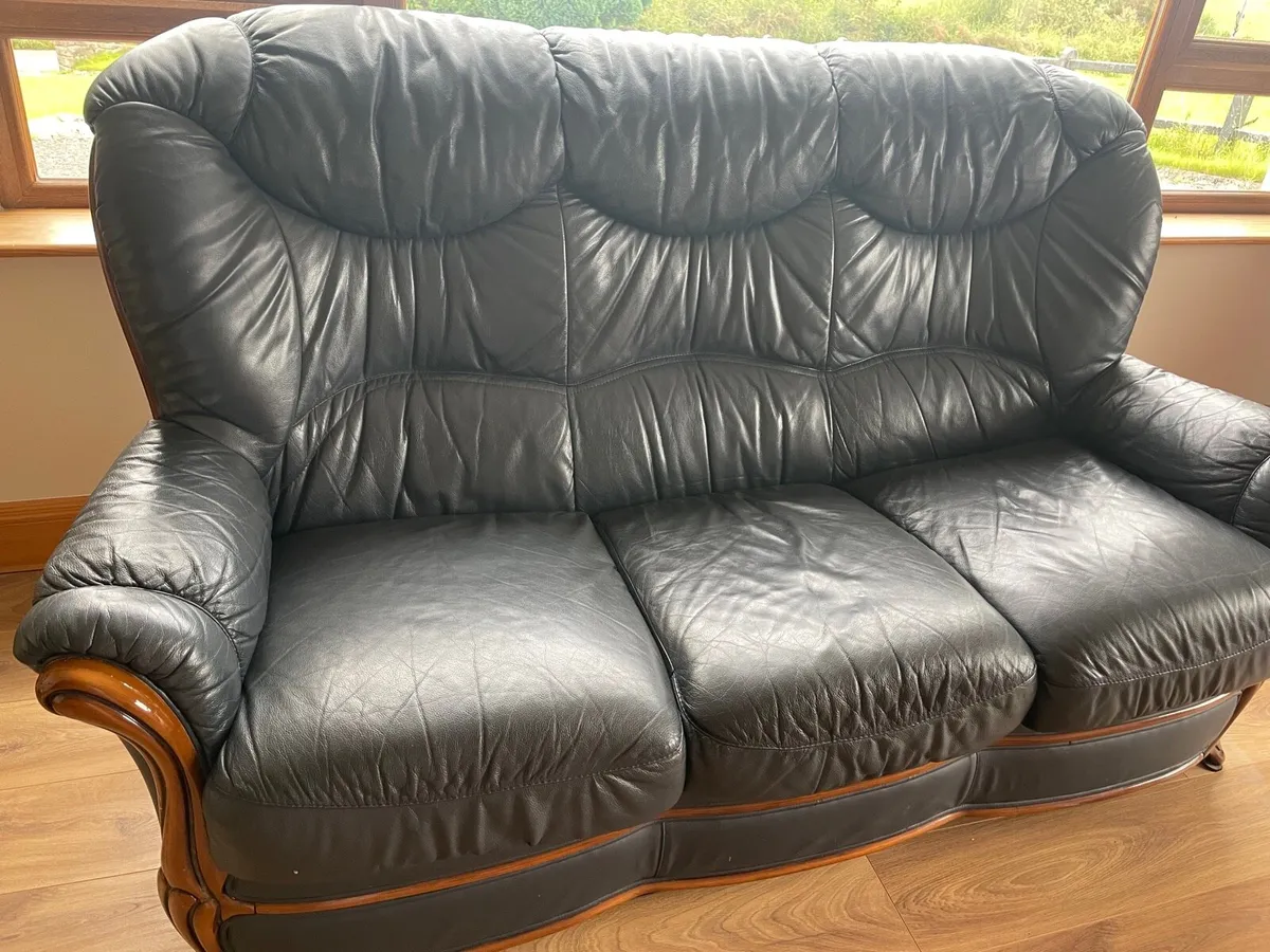 Couch and armchairs - Image 4