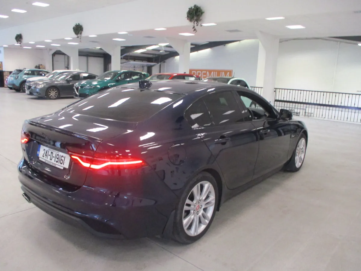 Jaguar XE S AUTO 2024 - Image 4