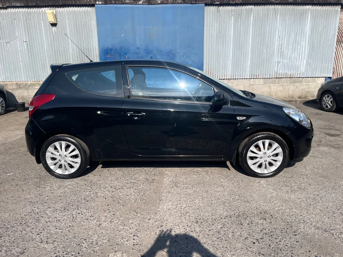 Hyundai i20 2011, 1 OWNER CAR, VERY LOW MILEAGE - Image 2