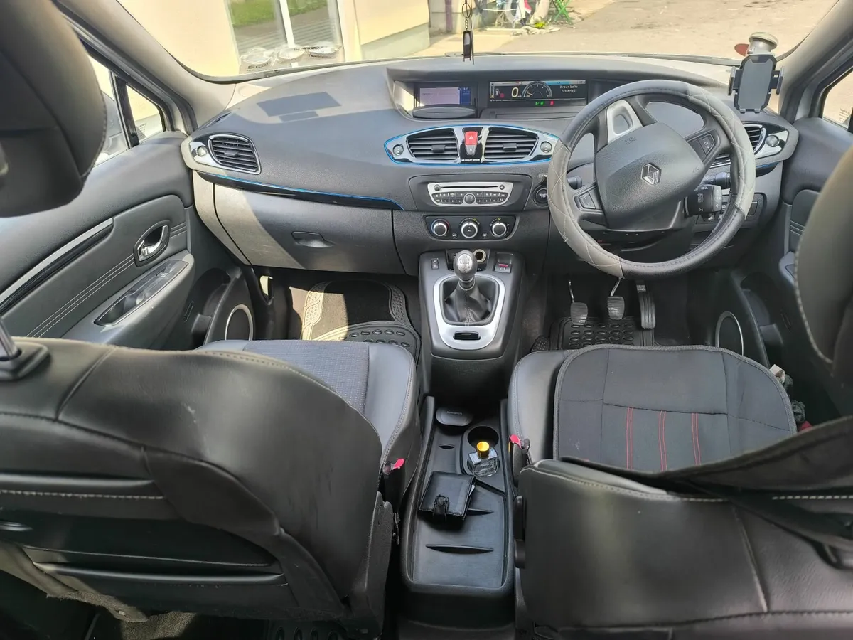 Renault Grand Scenic 2010 - Image 2
