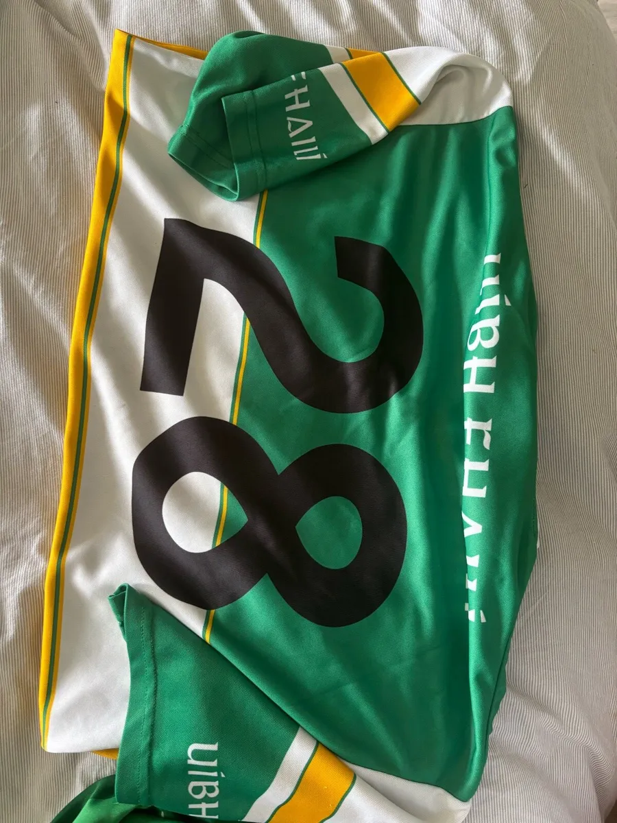 Old matchworn gaa jerseys. - Image 3