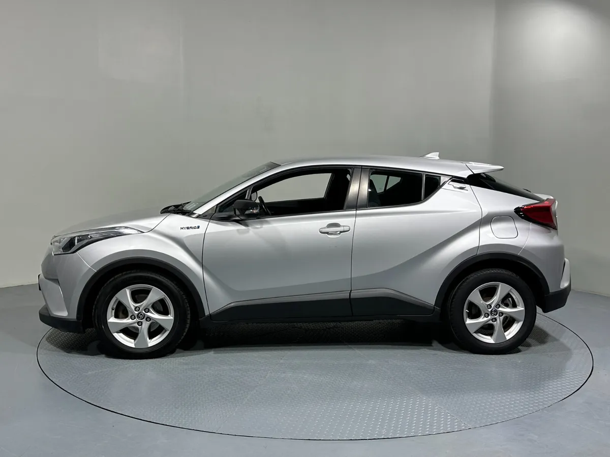Toyota C-HR Self Charging Hybrid Luna Auto 181 - Image 4