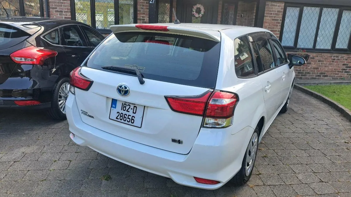 TOYOTA COROLLA FIELDER ESTATE 1.5 AUTO HYBRID 2018 - Image 3