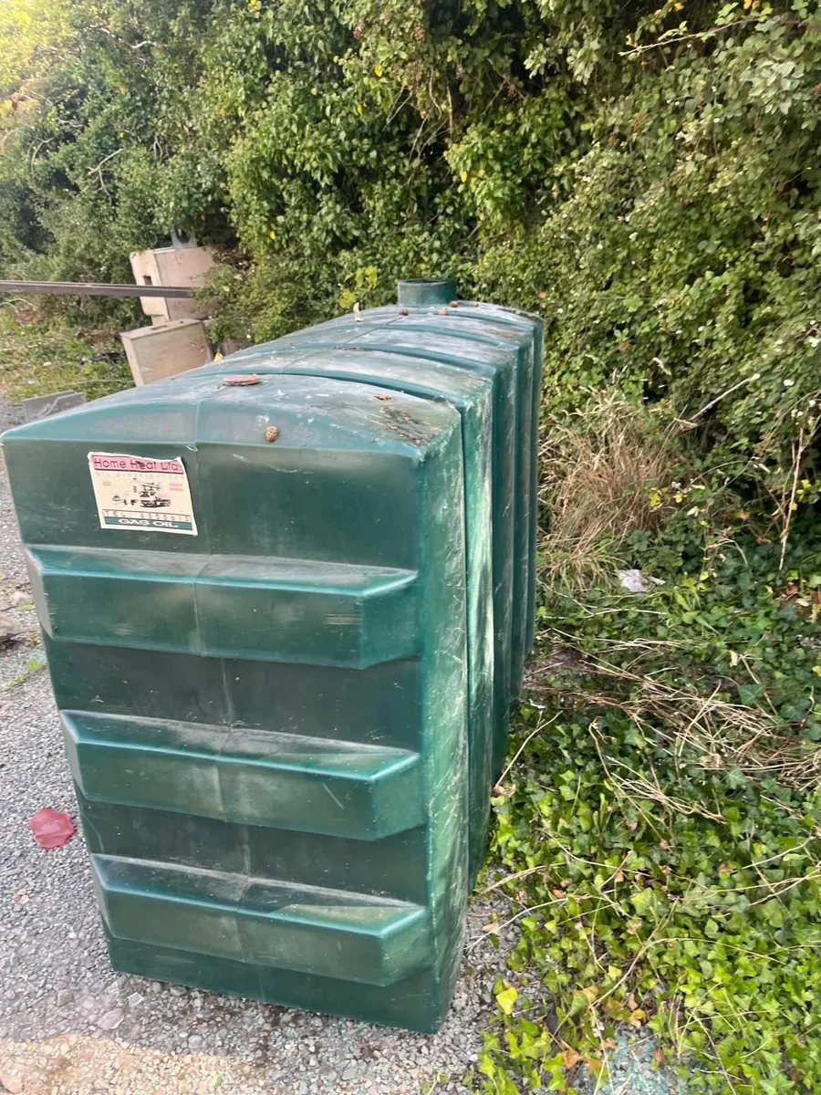 Oil tank