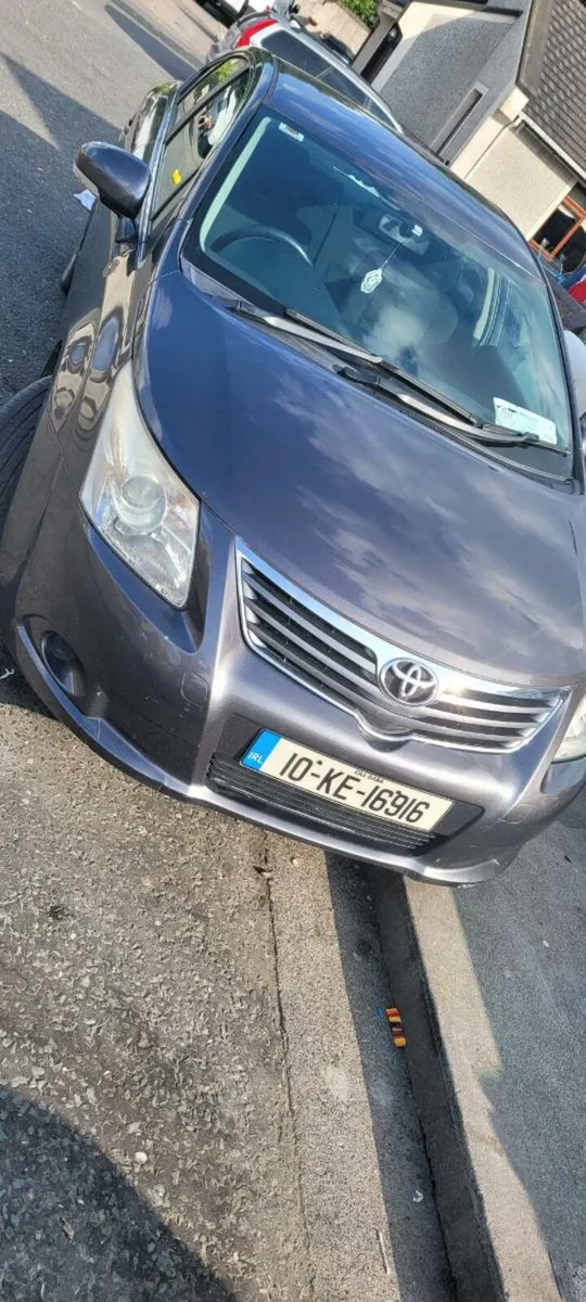 Toyota Avensis 2010 - Image 2