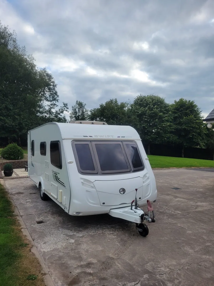 Swift Caravan - Image 1