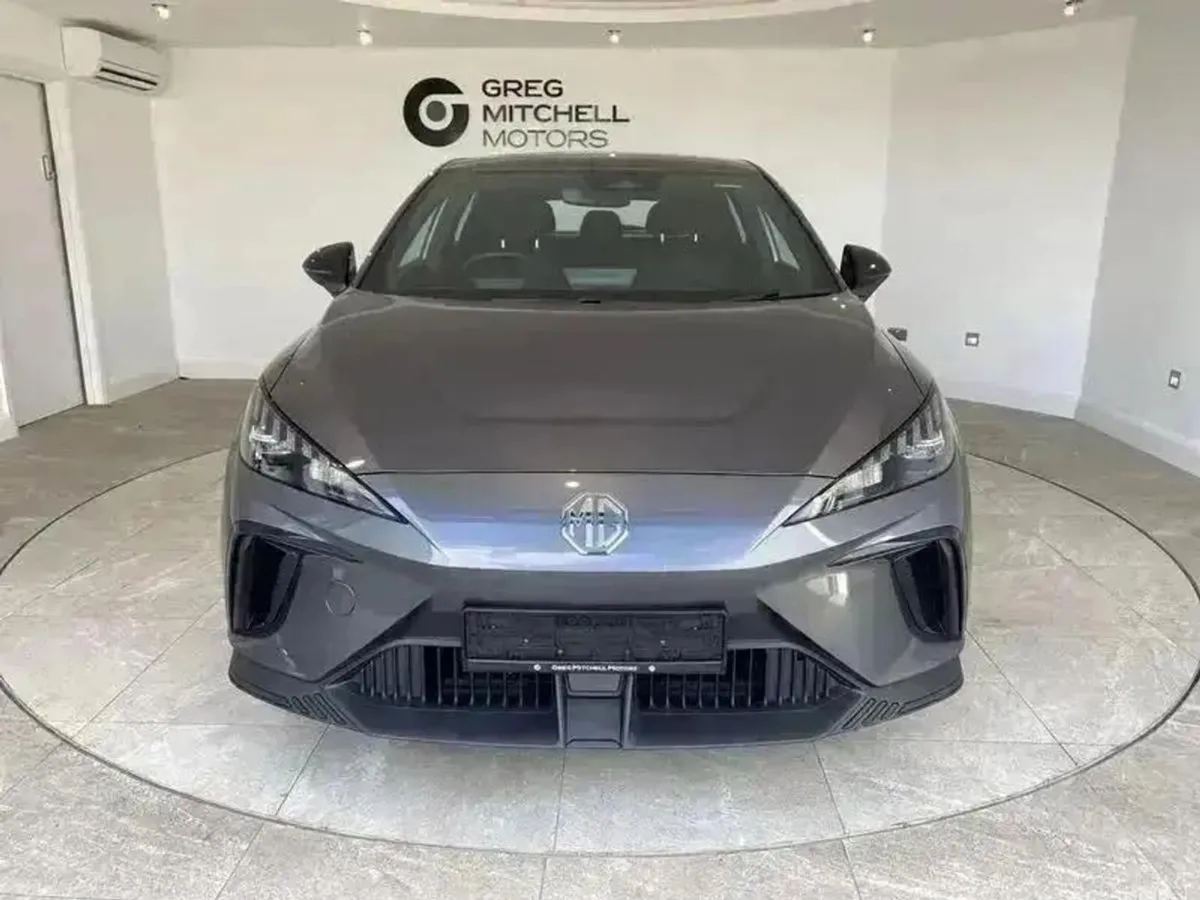 MG MG4 125kW SE EV 51kwh 5dr Auto - Image 3